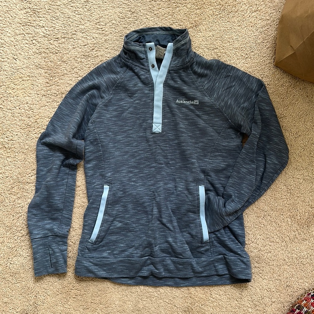 Avalanche sweatshirt size M
